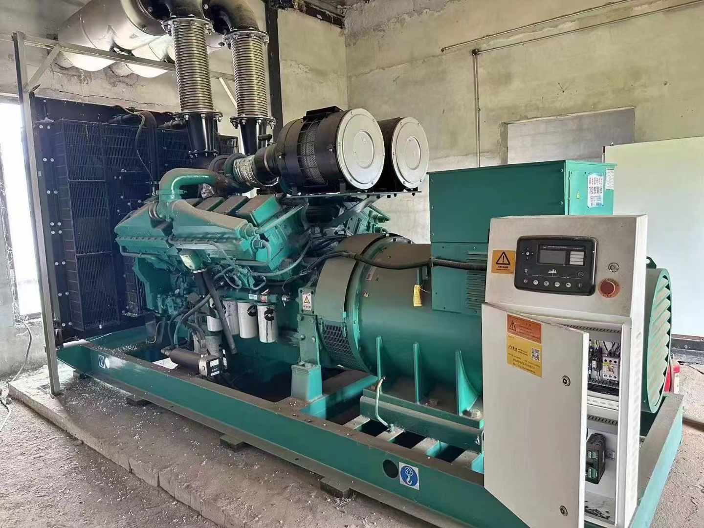 上思无功补偿装置的性能评估需要考虑哪些因素？