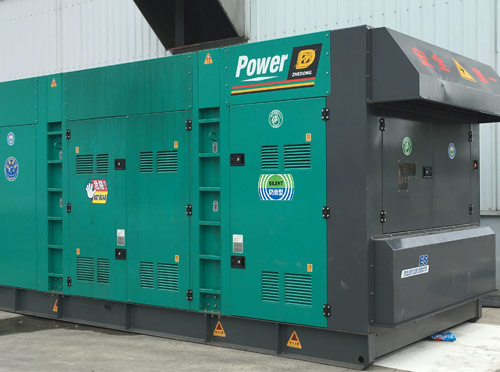 上思升级发电机组的过程中需要注意哪些安全事项？