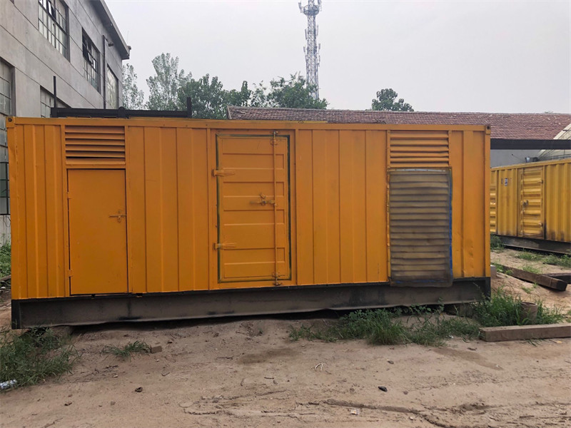 上思发电机出租进行负载测试时，电瓶电量不足的具体判断标准是什么？